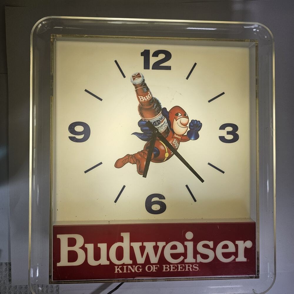 Vintage Bud Man Budweiser Beer Light Up Clock Works Bar Sign